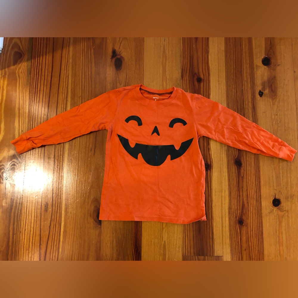 Cute Carter’s Halloween Pumpkin shirt size 6